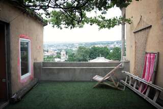 Хостелы Namaste Hostel Тбилиси Двухместный номер с 1 кроватью и террасой-2