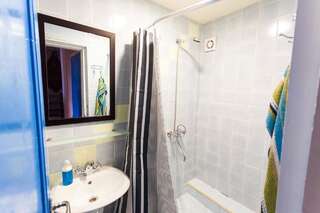 Хостелы Namaste Hostel Тбилиси Односпальная кровать в общем номере-4